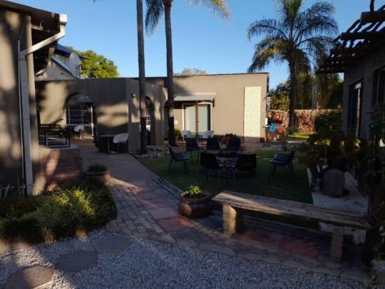 Bush Pillow Guest House Otjiwarongo Exteriér fotografie