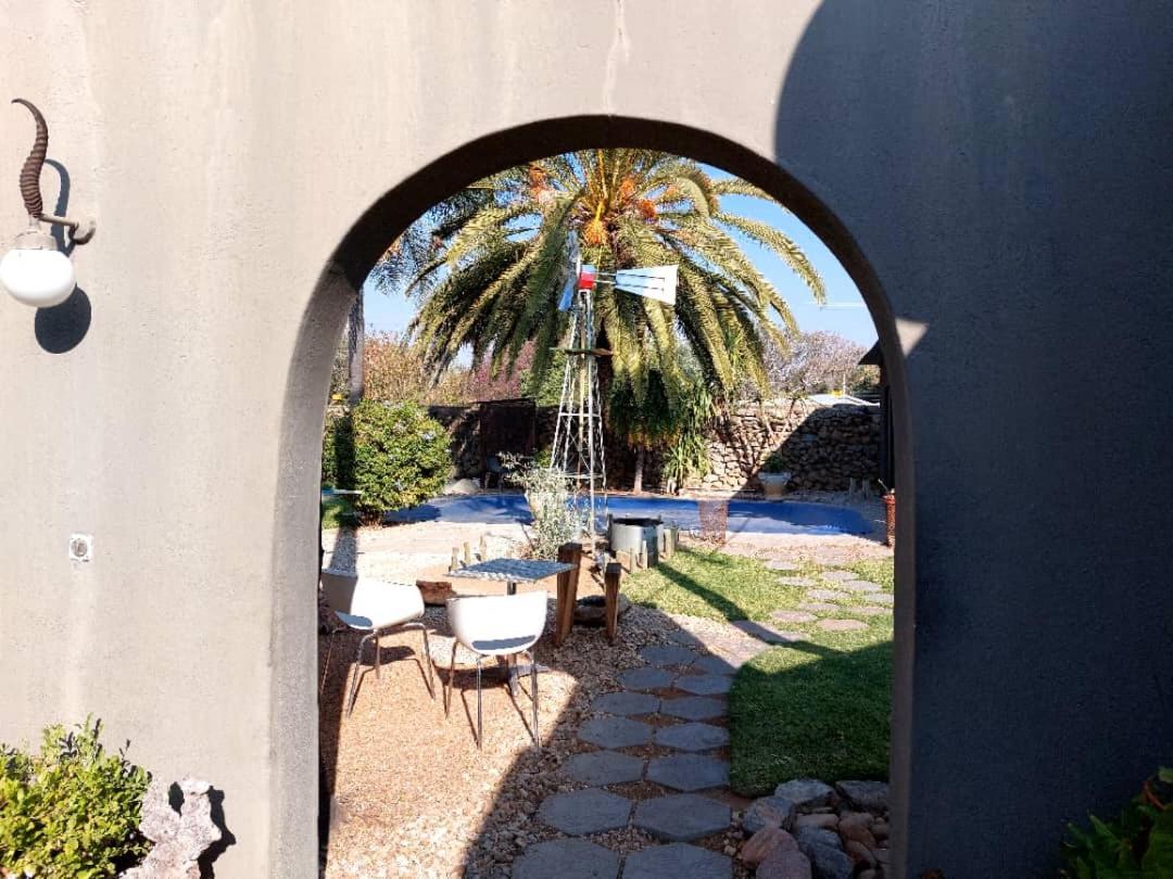 Bush Pillow Guest House Otjiwarongo Exteriér fotografie