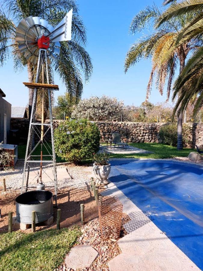 Bush Pillow Guest House Otjiwarongo Exteriér fotografie