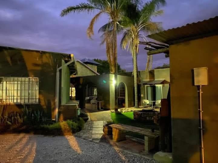 Bush Pillow Guest House Otjiwarongo Exteriér fotografie