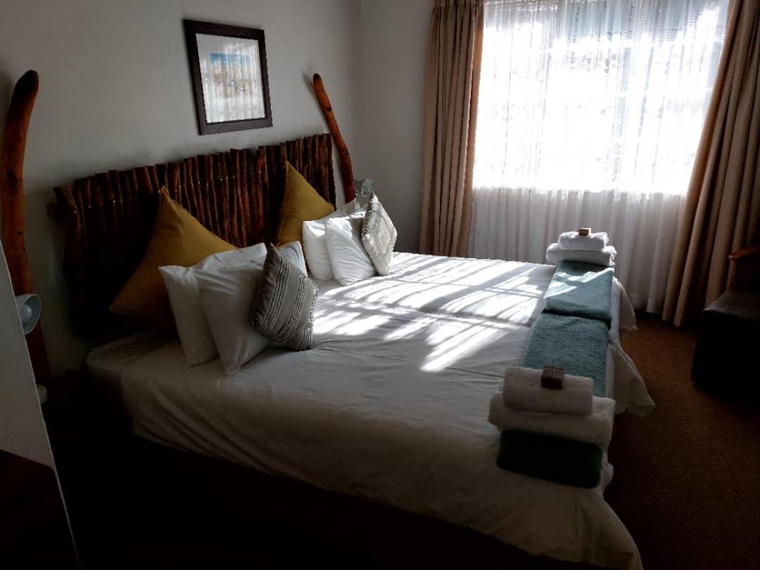 Bush Pillow Guest House Otjiwarongo Exteriér fotografie