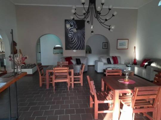 Bush Pillow Guest House Otjiwarongo Exteriér fotografie